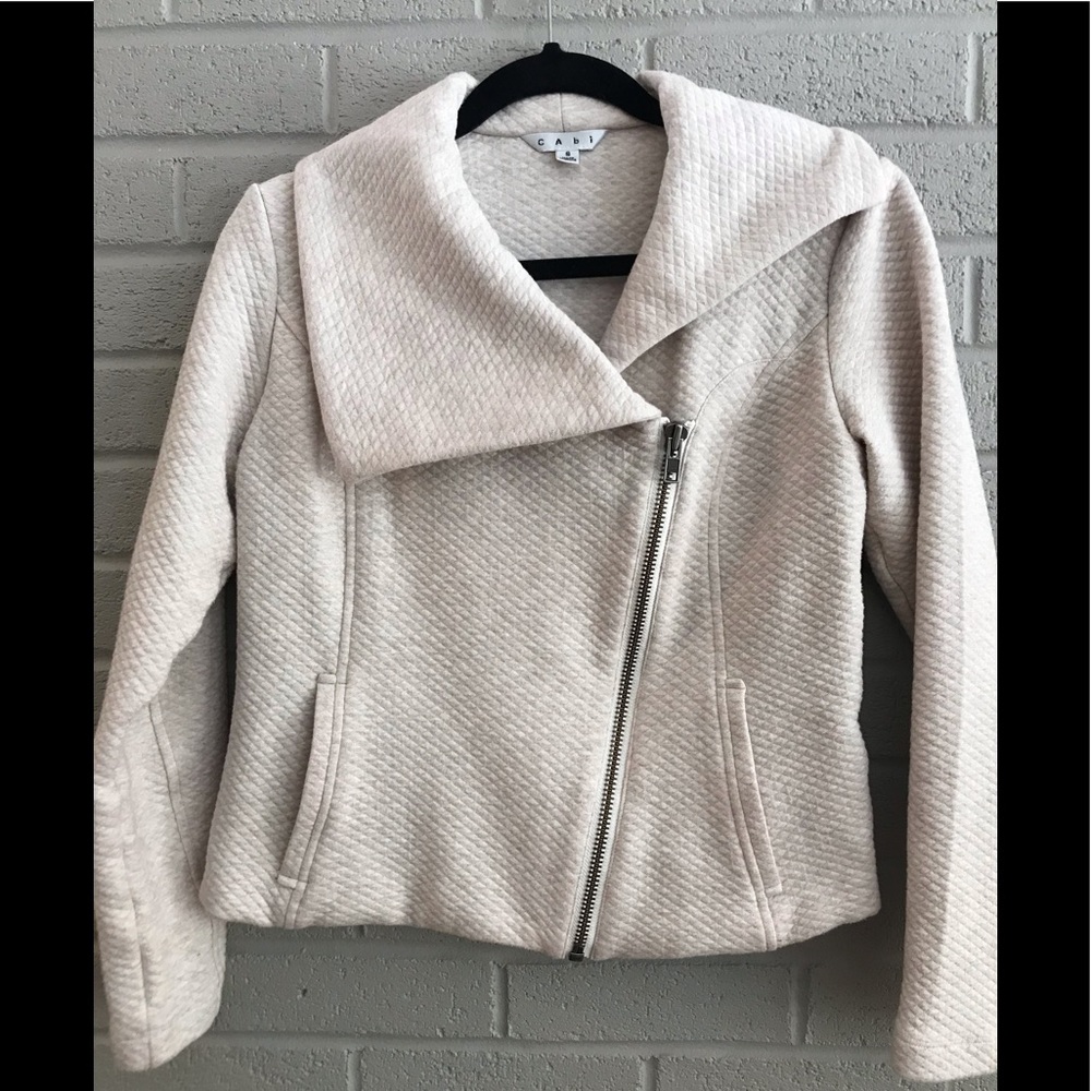 CAbi off white short zipper jacket